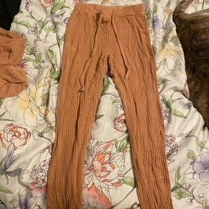 Cute outfit bottoms xs top small never worn